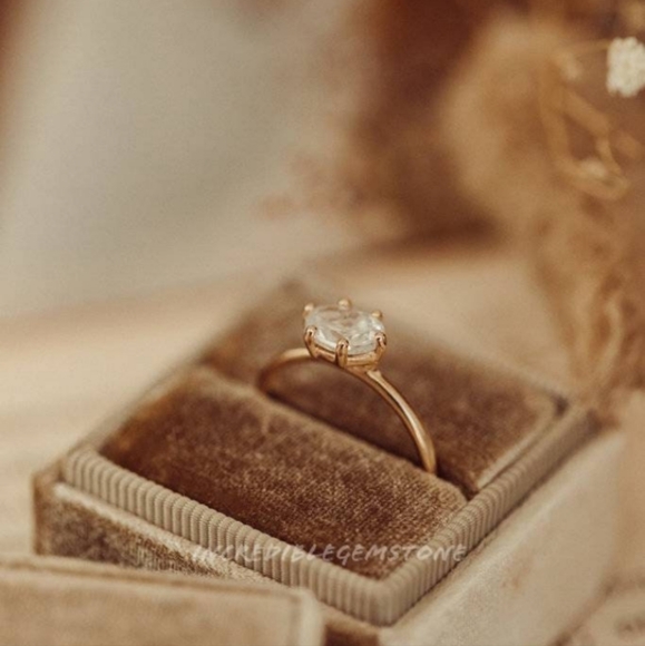 1.5ct Teardrop Rose Gold Ring - Picture 2 of 4